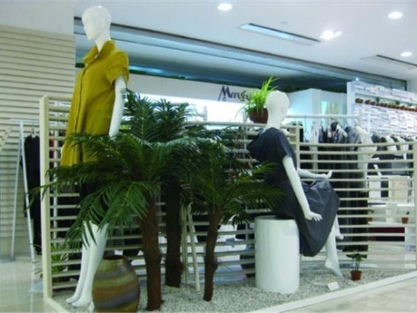 美侖美奐女裝店鋪展示