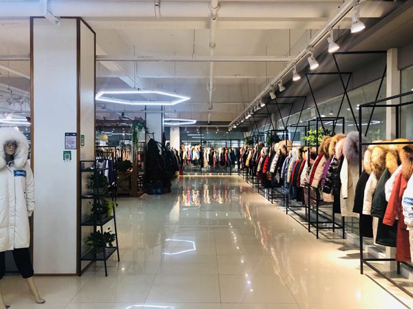殿秀女装店铺展示