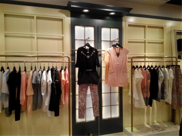 鲁思蒂女装店铺展示