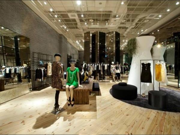 伊洛女装店铺展示