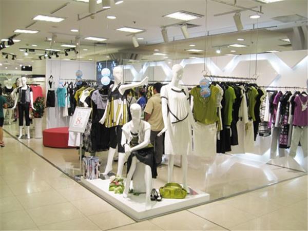 裙皇可人兒女裝店鋪展示