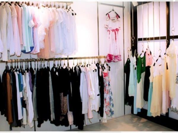 韩国SZ女装店铺展示