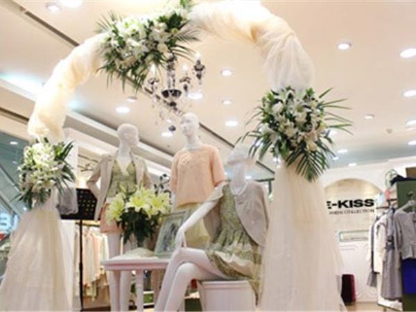 E-KISS女裝店鋪展示