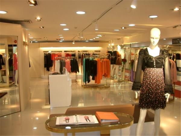 卓姿喬雅女裝店鋪展示