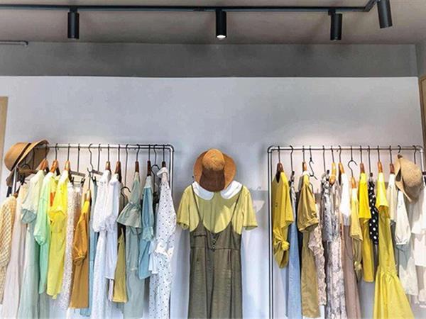 我形我塑女装店铺展示