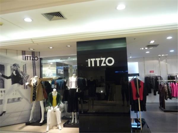 ITTZO女装店铺展示