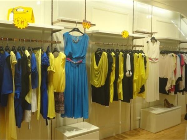 艾欧贝女装店铺展示