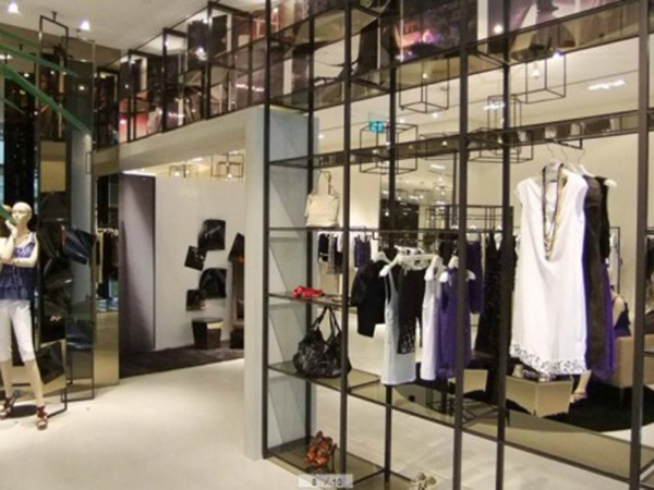 依洛女裝店鋪展示