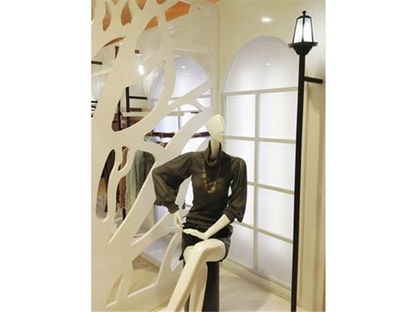 菲梵诺女装店铺展示