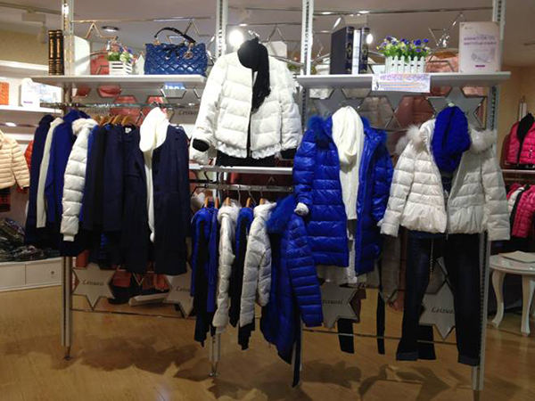 雷索思女裝店鋪展示