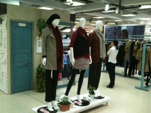 美侖美奐女裝店鋪展示