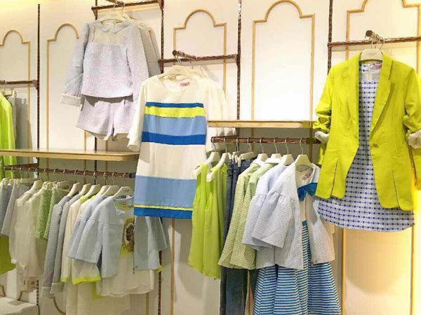 悠媤莉女裝店鋪展示