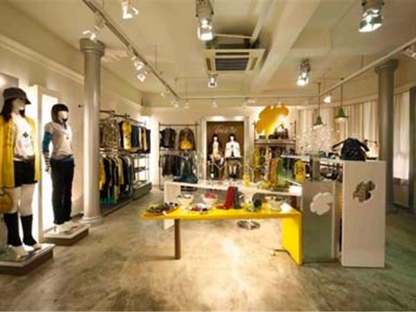 艾衣人女装店铺展示