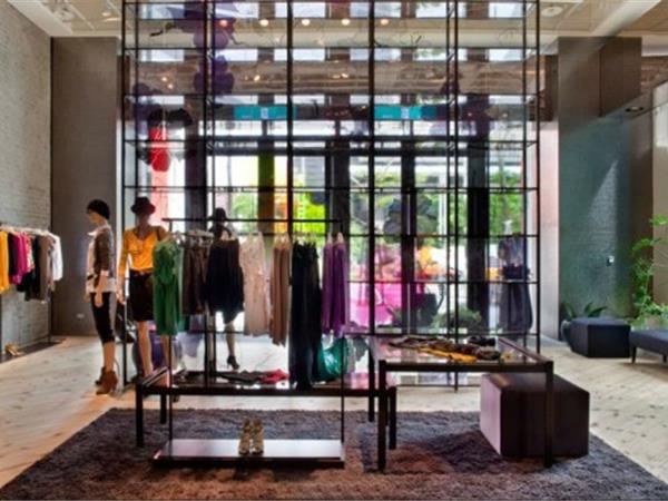 伊洛女装店铺展示