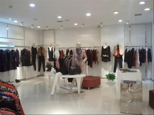 彌締拉女裝店鋪展示