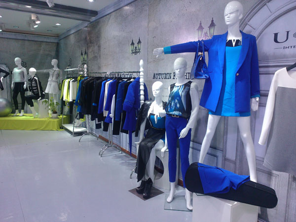 渝都国际女装店铺展示
