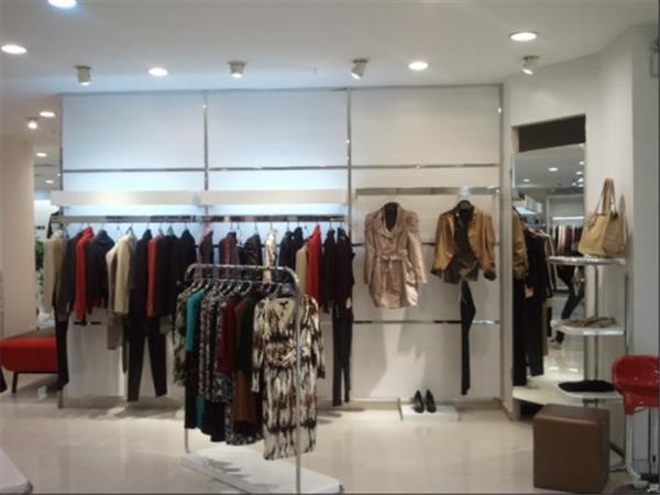 彌締拉女裝店鋪展示