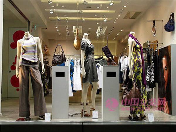 珂碧思女装店铺展示