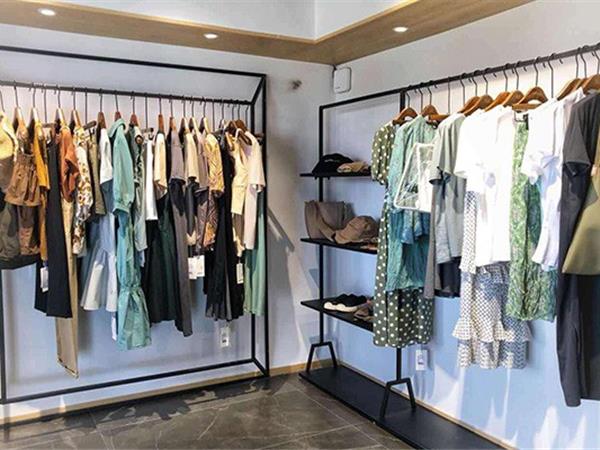 我形我塑女装店铺展示