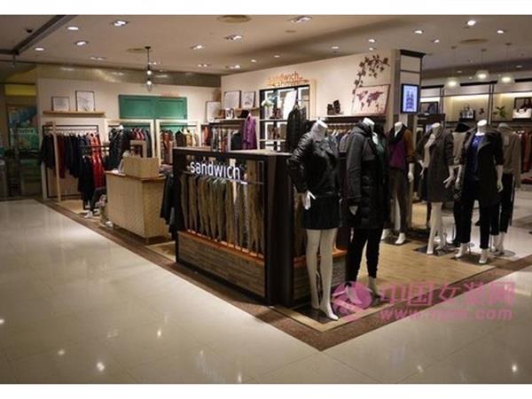 三文治女装店铺展示