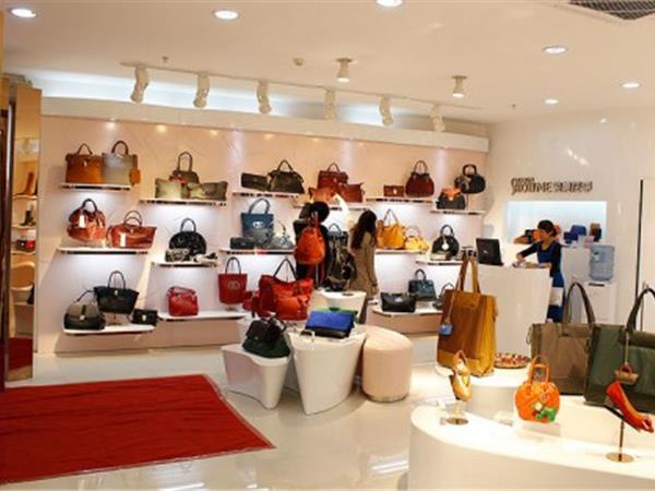 笑美花季女装店铺展示