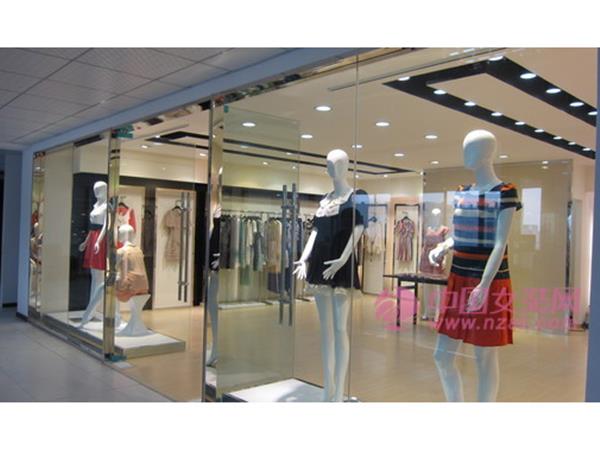 艾薇思曼女裝店鋪展示