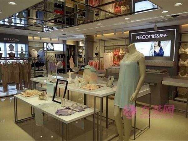 詩曼芬女裝店鋪展示