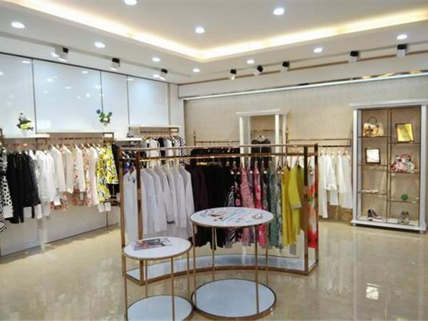 佳柔戀云女裝店鋪展示