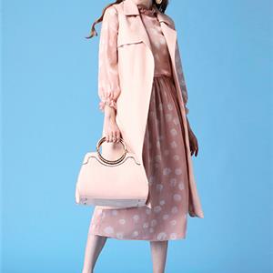 奥拉摩达品牌女装来自设计之都--深圳 诚邀加盟