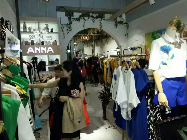 ANNA女装店铺展示