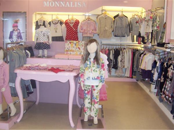 蒙娜莉莎女装店铺展示