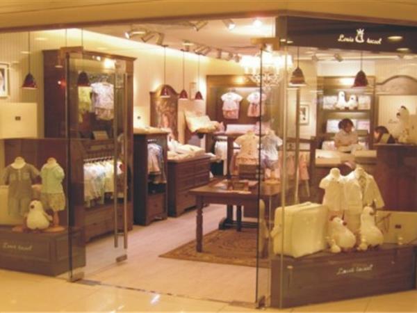 路易迪高女裝店鋪展示