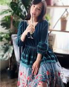朵拉薇拉女装产品图片