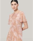 ladanum阿丹娜女装产品图片