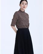 伊尔依YIERYI/帅财阁女装产品图片