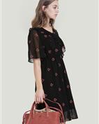 伊尔依YIERYI/帅财阁女装产品图片