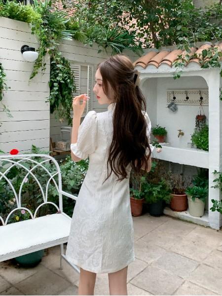 引若女装产品图片