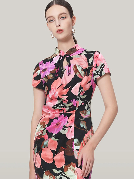 ladanum阿丹娜女装产品图片