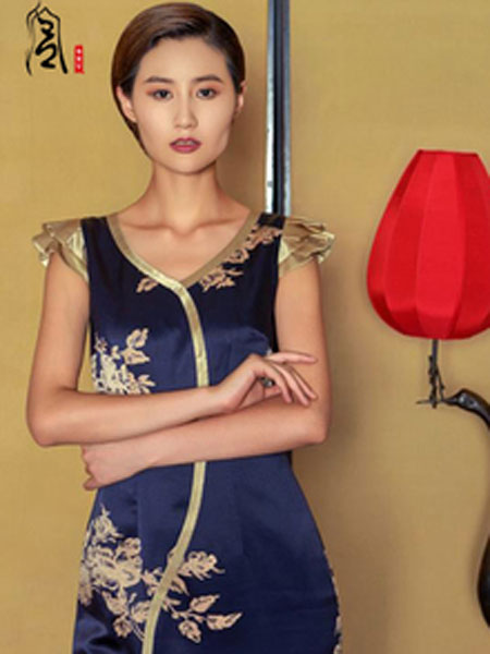 香黛宫女装产品图片