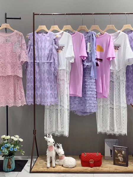 广州艾衣服饰女装产品图片