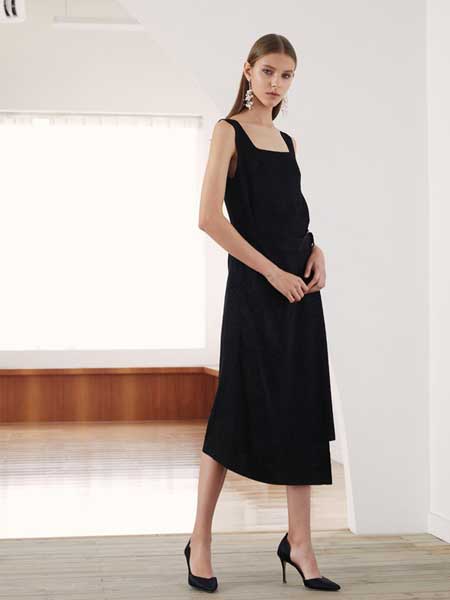 YINYI因一女装产品图片