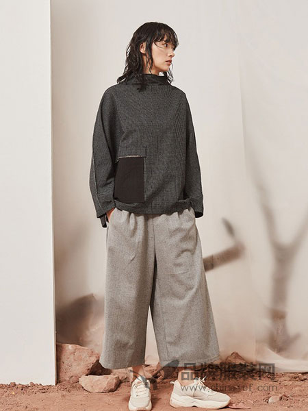 源本女装产品图片