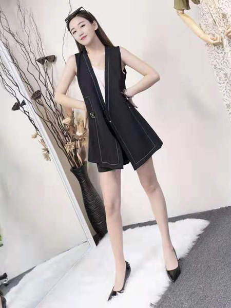 有间橱窗女装产品图片