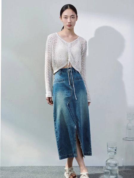 本涩BSIEE女装产品图片