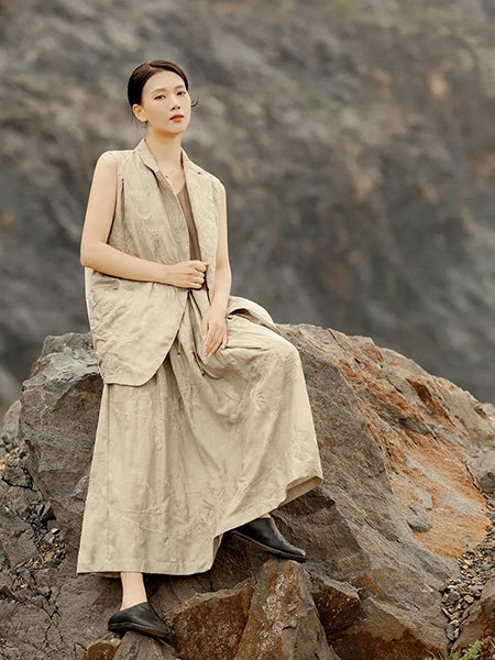 乌青毓秀女装产品图片 乌青毓秀女装产品图片