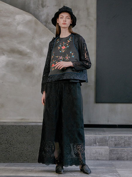 轮廓女装产品图片