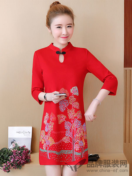 知默女装产品图片