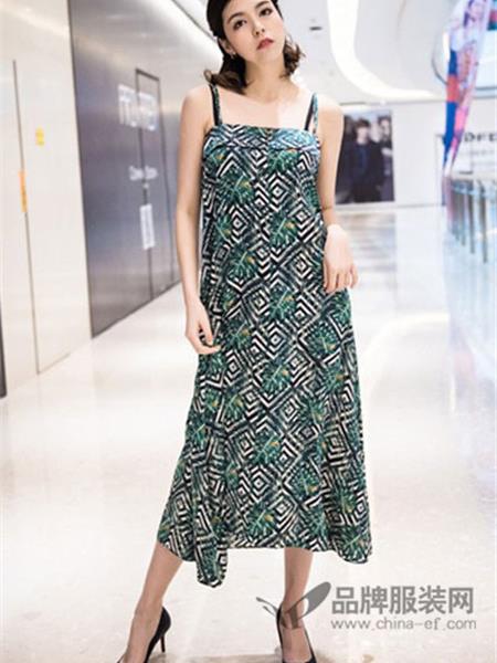 戛纳力斯女装产品图片