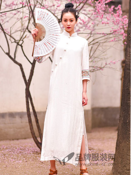 汉舞女装产品图片