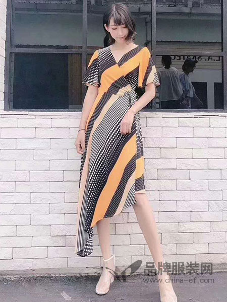 东哲女装产品图片